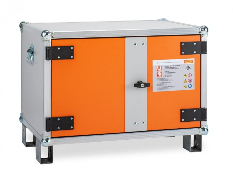 Battery Charging Cabinet Basic 8/5 With Stacking Feet 1-Phase – lockEX - 11893